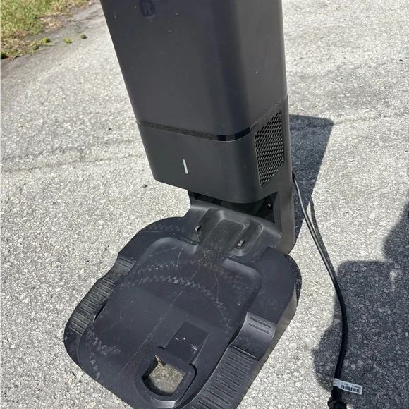 iRobot Roomba i2 i3 i3+ i4 i5+ Base Automatic Dirt Disposal Charging Dock - Picture 3 of 4